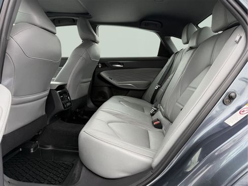 Used 2019 Toyota Avalon Limited image 21