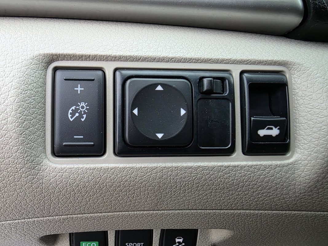 Used 2016 Nissan Sentra SV w/ Style Package FWD image 32