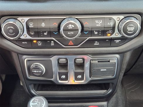 Used 2024 Jeep Wrangler Sport image 26