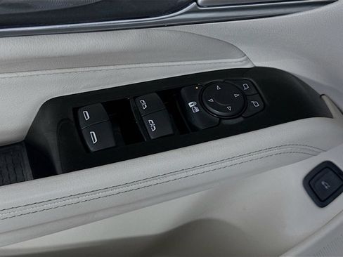 Used 2022 Cadillac CT4 Luxury w/ Sun And Sound Package RWD image 18