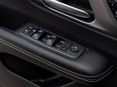 New 2026 Chrysler Pacifica Select AWD/4WD image 12