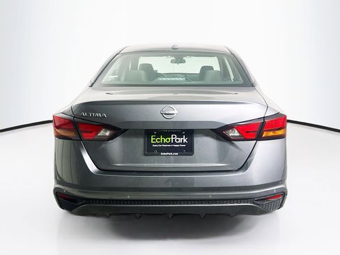 Used 2025 Nissan Altima 2.5 SV image 7