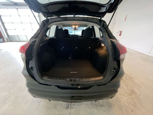 Used 2024 Nissan Kicks SV image 22
