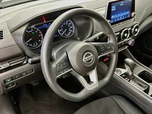 Used 2023 Nissan Sentra SV FWD image 18