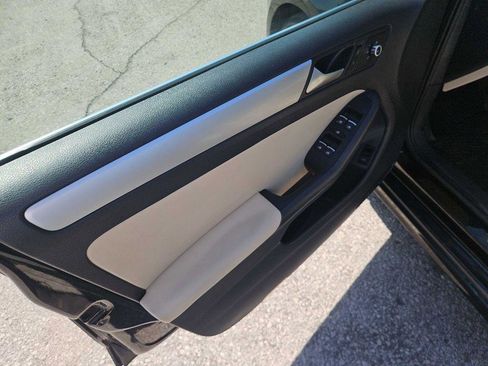 Used 2014 Volkswagen Jetta SE image 9
