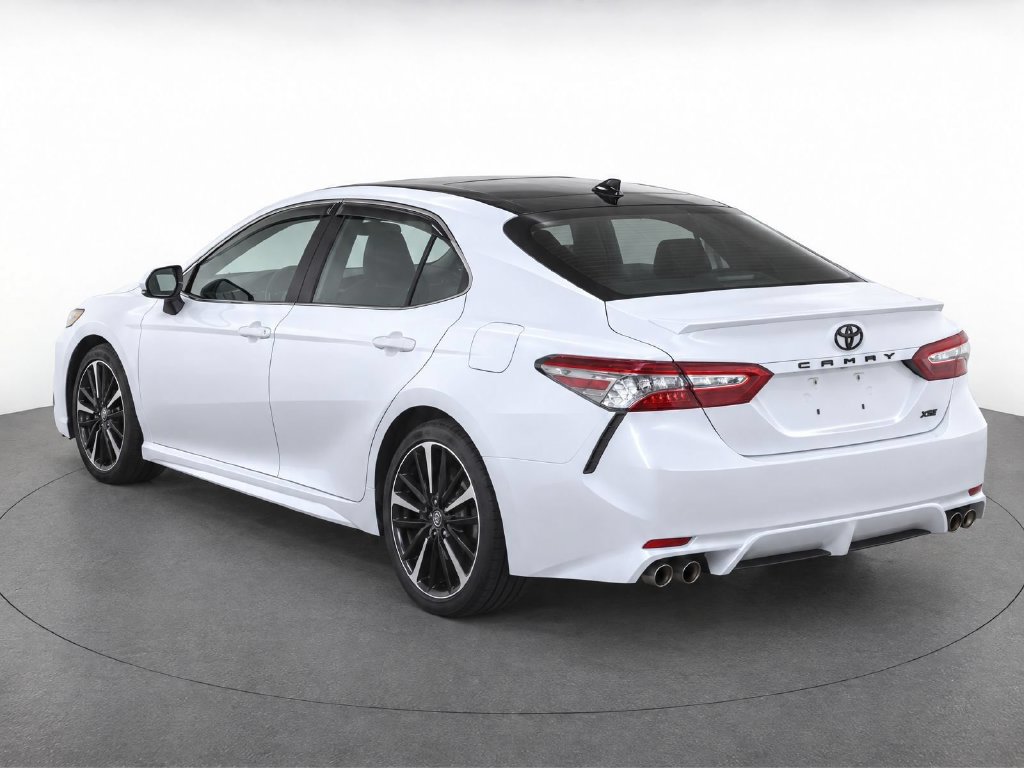 Used 2020 Toyota Camry XSE FWD image 4