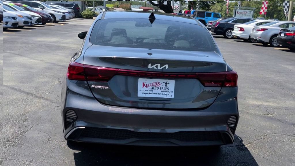 Used 2022 Kia Forte LXS w/ LXS Technology Package FWD image 7
