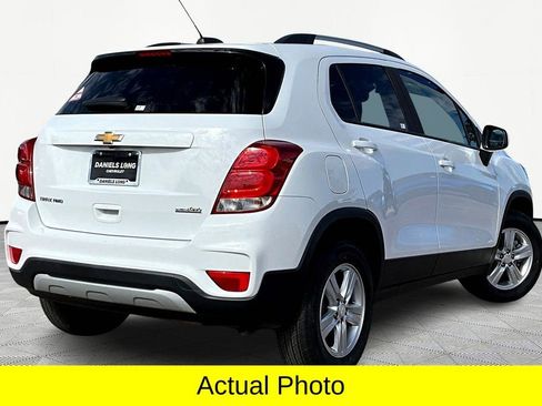Used 2021 Chevrolet Trax LT image 2