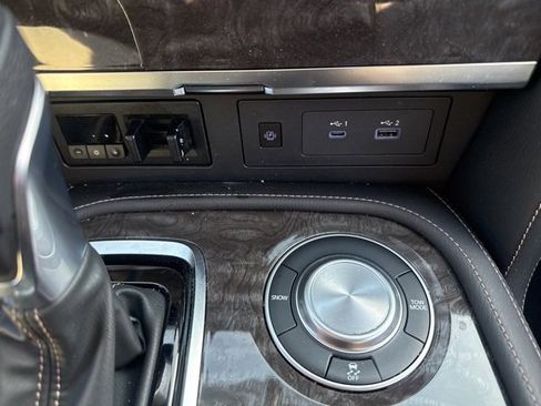 Used 2022 Nissan Armada Platinum w/ Captain's Chairs Package image 18