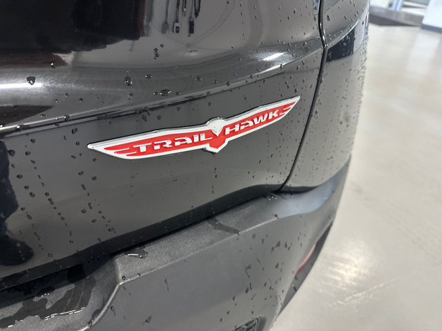Used 2023 Jeep Renegade Trailhawk AWD/4WD image 35