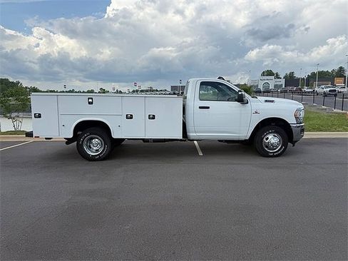 New 2023 RAM 3500 Tradesman image 3