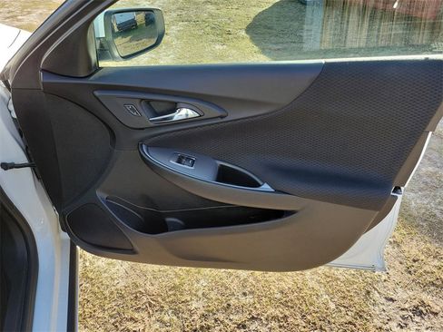 Used 2024 Chevrolet Malibu LT image 36