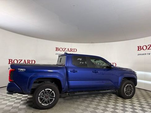 Used 2024 Toyota Tacoma TRD Sport w/ TRD Sport Premium Package AWD/4WD image 9