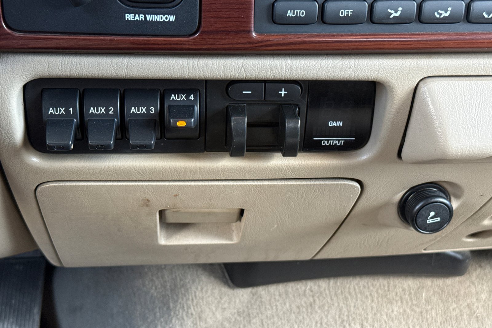 Used 2006 Ford F350 Lariat AWD/4WD image 28