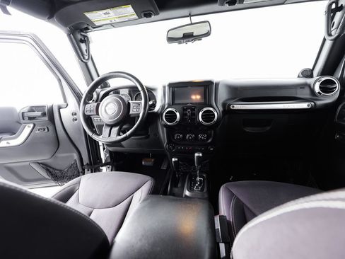 Used 2014 Jeep Wrangler Unlimited Rubicon w/ Dual Top Group AWD/4WD image 18