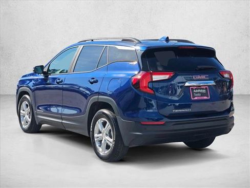 Used 2022 GMC Terrain SLE w/ Driver Convenience Package image 8