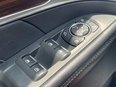 Used 2017 Ford Explorer Limited w/ Equipment Group 301A FWD image 29