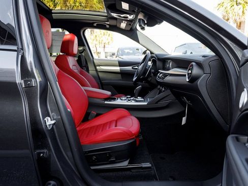 New 2025 Alfa Romeo Stelvio Sprint image 39