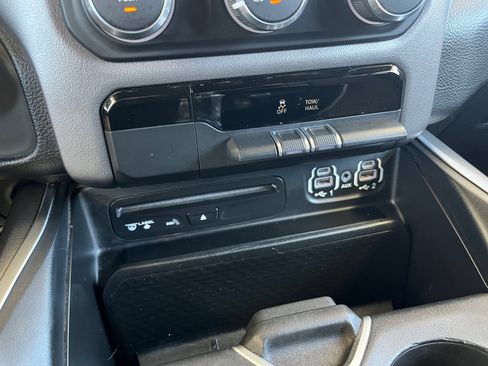 Used 2019 RAM 1500 Big Horn RWD image 25