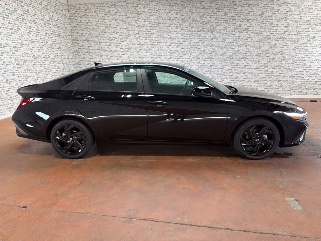 New 2026 Hyundai Elantra SEL Sport FWD image 8