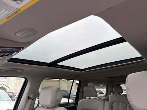 Used 2022 Jeep Wagoneer Series III w/ Premium Group I image 43