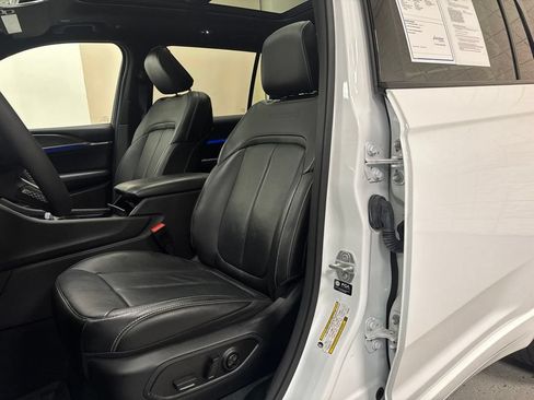 Used 2023 Jeep Grand Cherokee L Overland AWD/4WD image 8
