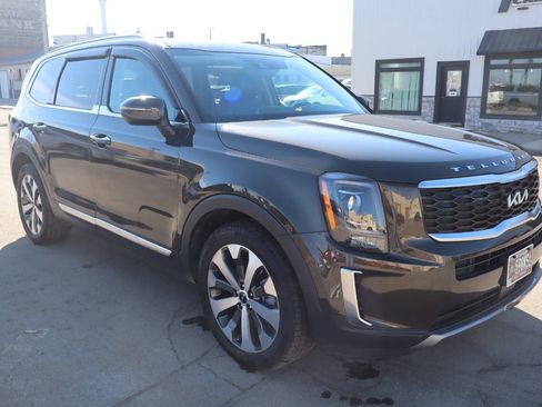 Used 2022 Kia Telluride S image 2