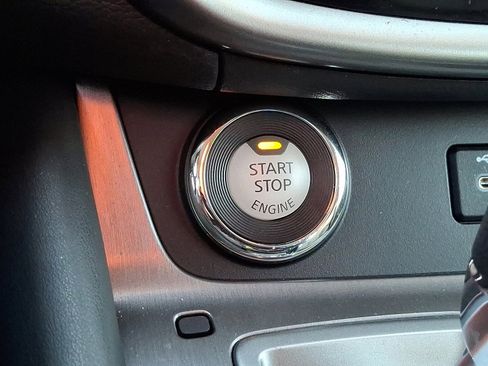 Certified 2024 Nissan Murano SV w/ SV Midnight Edition Package image 22