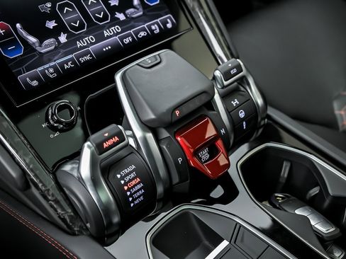 Used 2019 Lamborghini Urus image 45