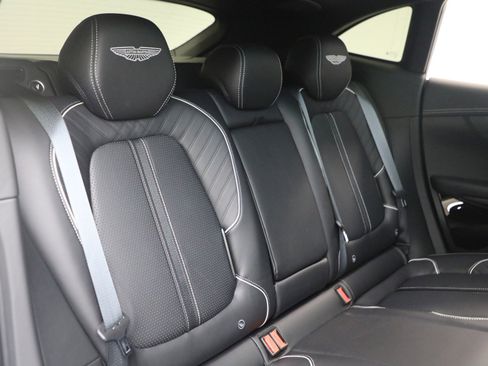 New 2026 Aston Martin DBX 707 image 32