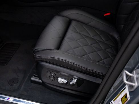 New 2026 BMW X6 xDrive40i w/ Executive Package image 17