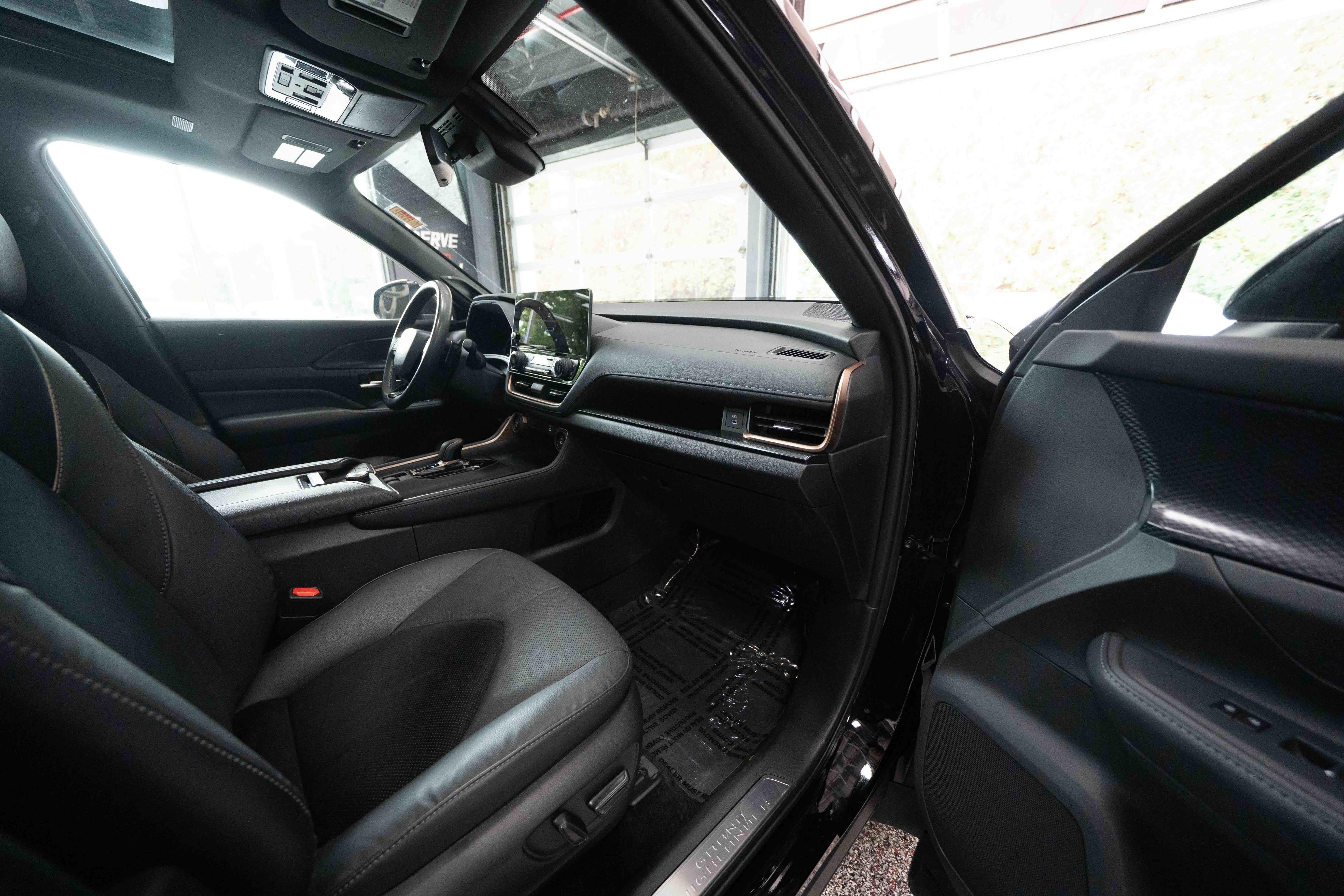 Used 2024 Toyota Grand Highlander AWD Hybrid image 26