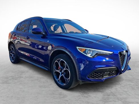 Used 2023 Alfa Romeo Stelvio Ti image 7
