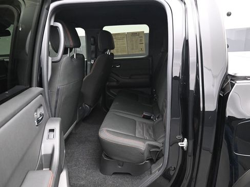 Used 2024 Nissan Frontier PRO-4X w/ Technology Package image 31