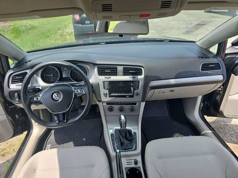 Used 2015 Volkswagen Golf TDI S FWD image 16