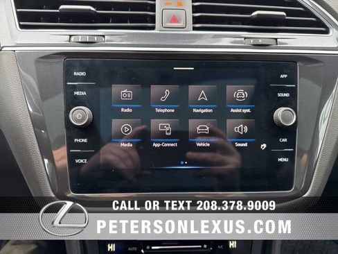 Used 2022 Volkswagen Tiguan SE R-Line image 16