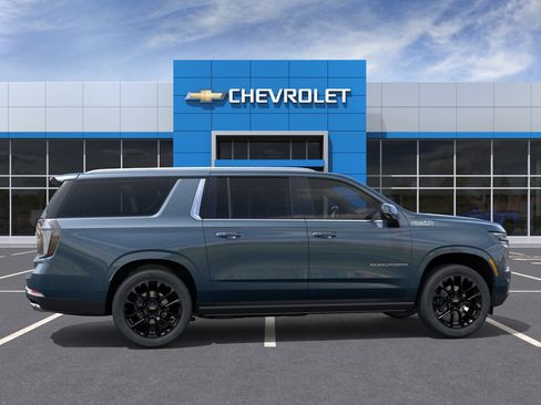 New 2026 Chevrolet Suburban High Country AWD/4WD image 5