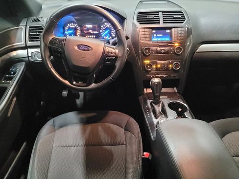 Used 2018 Ford Explorer XLT image 22