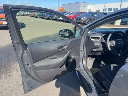 Used 2025 Toyota Corolla LE image 27
