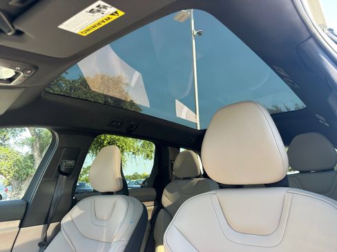 Certified 2025 Volvo EX90 Plus image 26