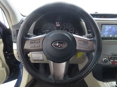 Used 2011 Subaru Outback 2.5i Premium AWD/4WD image 14
