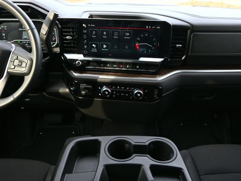 Used 2025 GMC Sierra 1500 Elevation image 12