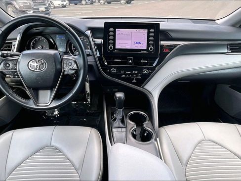 Used 2022 Toyota Camry SE FWD image 14