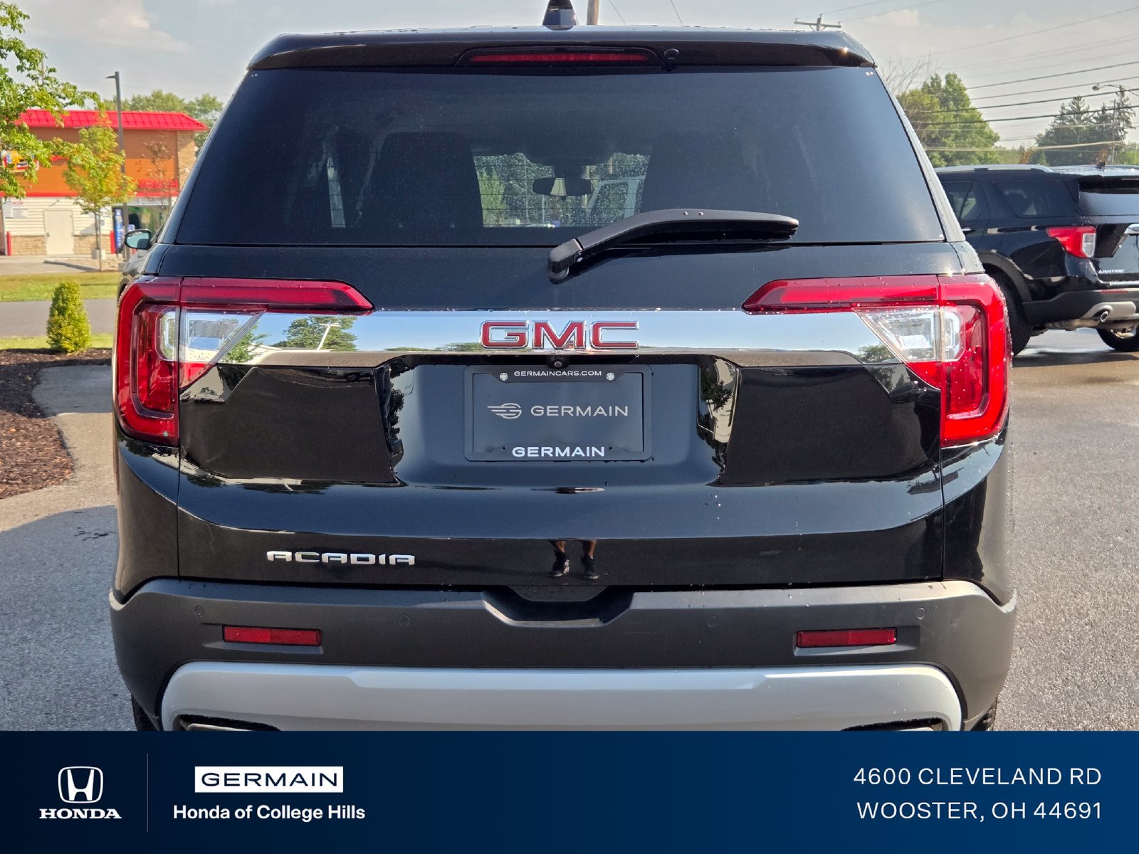 Used 2023 GMC Acadia SLE FWD image 21