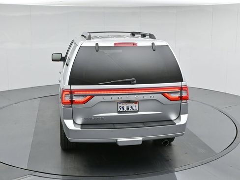 Used 2017 Lincoln Navigator Select image 26