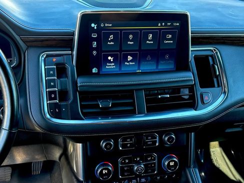 Used 2024 Chevrolet Suburban Premier image 19