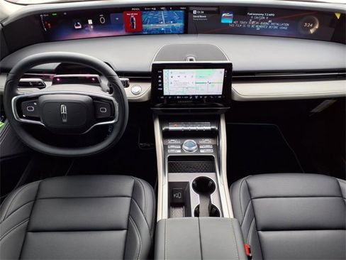 New 2025 Lincoln Nautilus Premier image 6