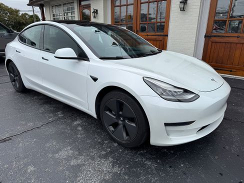 Used 2021 Tesla Model 3 Standard Range Plus image 2