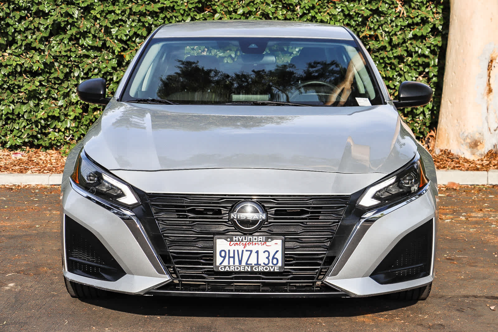 Used 2024 Nissan Altima 2.5 SV FWD image 2