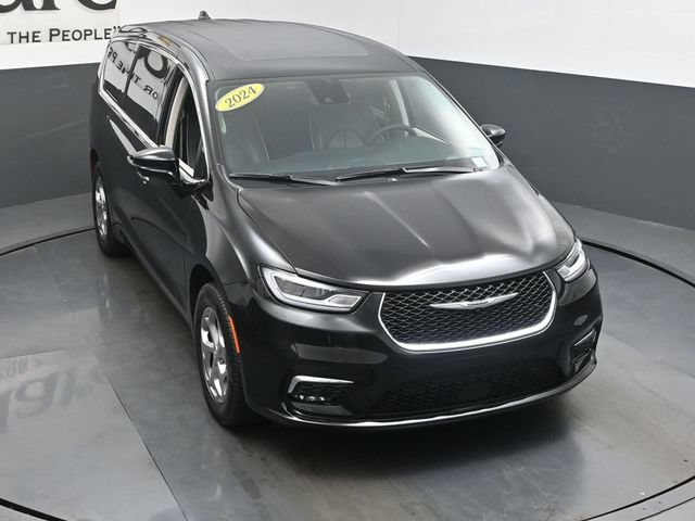 Used 2024 Chrysler Pacifica Limited AWD/4WD image 51